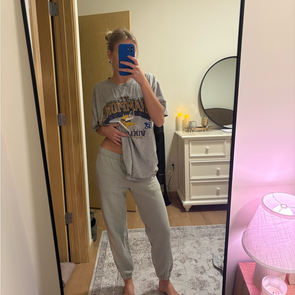 BRANDY MELVILLE green sweatpants